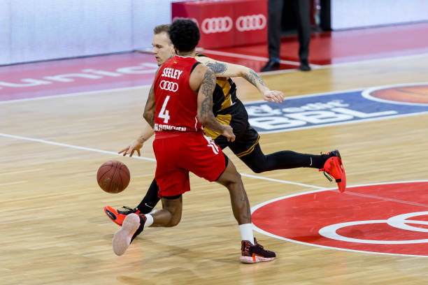 拜仁再遭狙 拜仁再遭狙